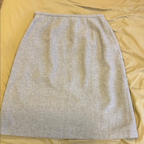 GAP Light Gray A-Line Skirt - Picture 2 of 4
